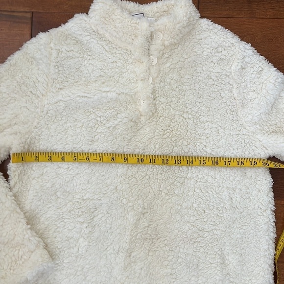 Style 5 fuzzy sherpa turtleneck pullover White - Picture 7 of 11